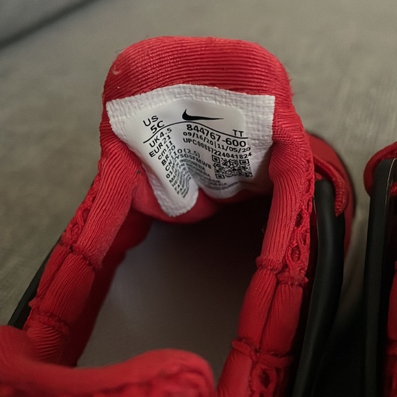 Nike - Picture 4 of 4